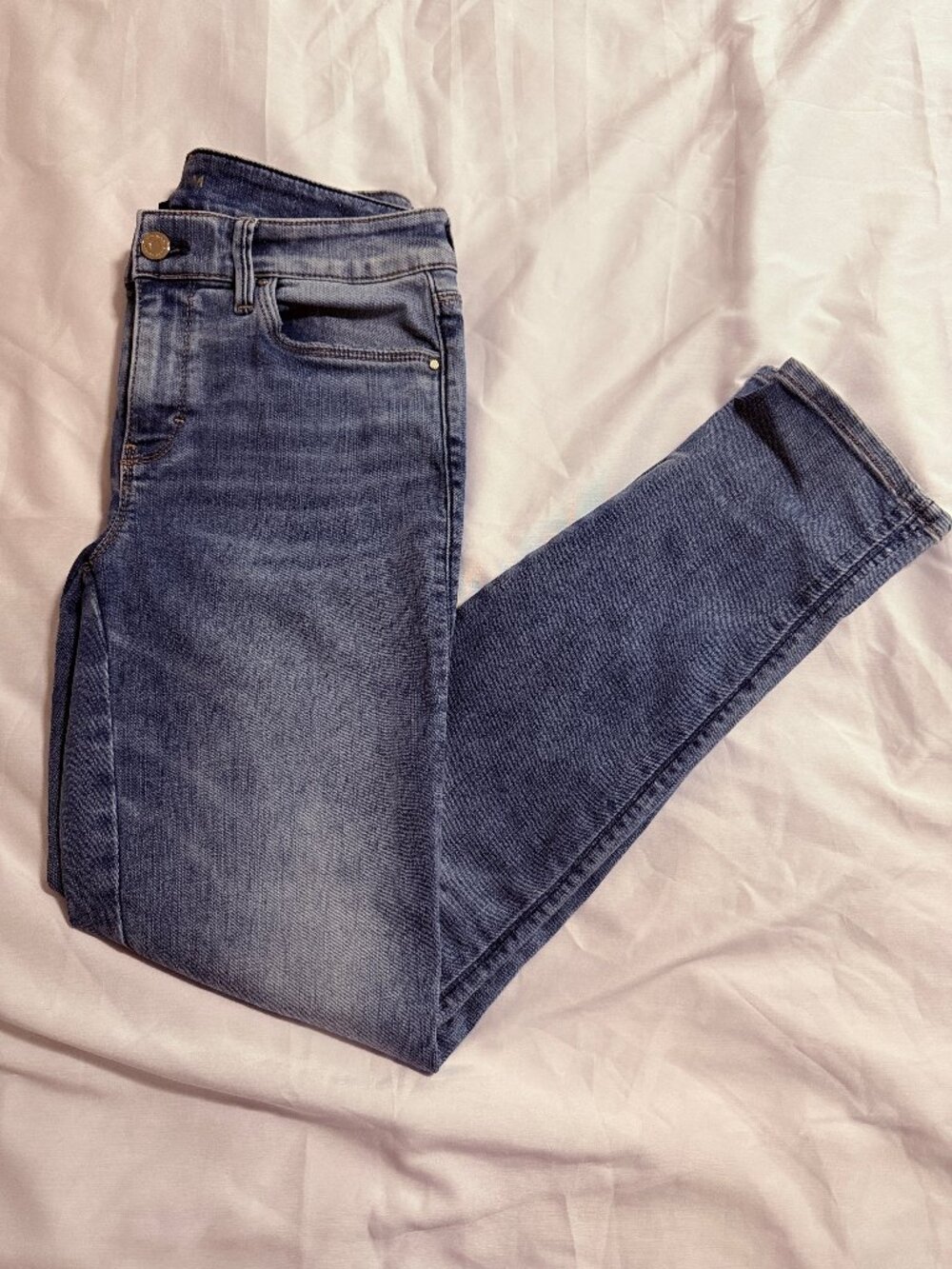 White House Black Market "The Slim Crop" Jeans Size 2